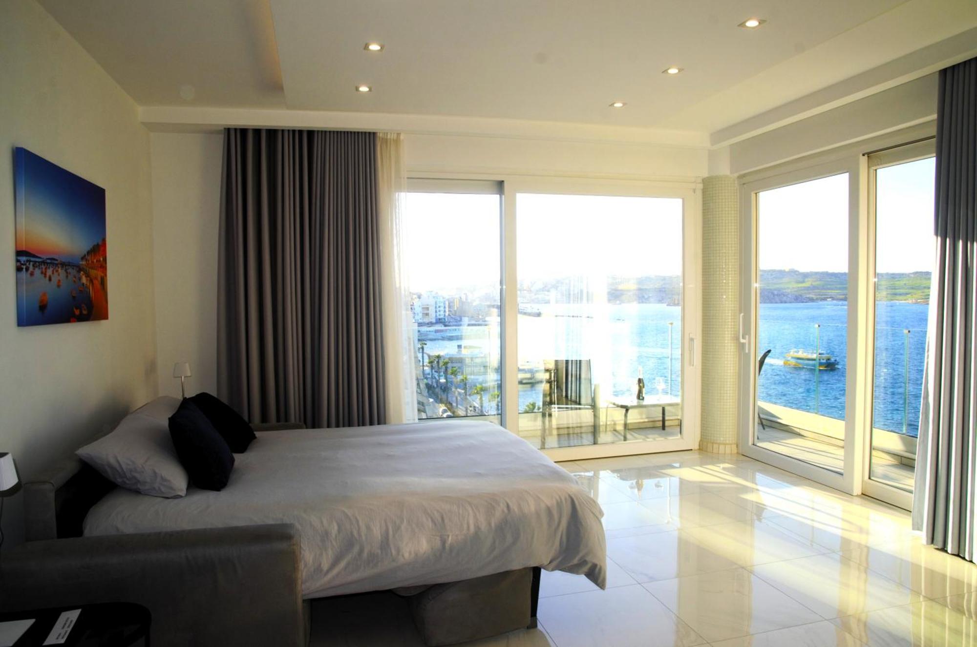 New Seafront Apartment - Spectacular Views St. Paul's Bay Exteriör bild