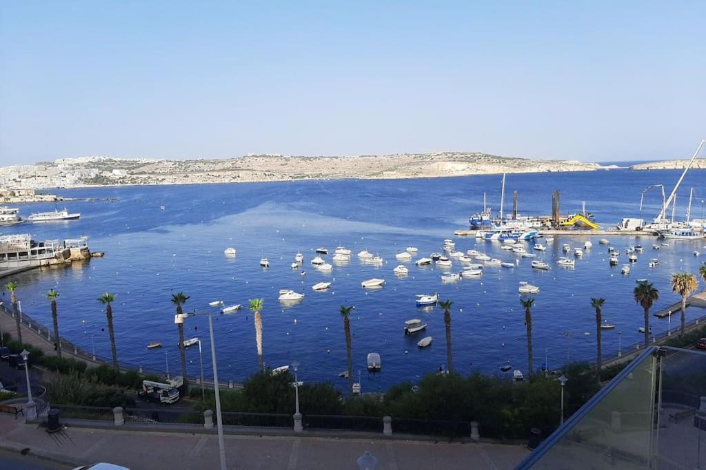 New Seafront Apartment - Spectacular Views St. Paul's Bay Exteriör bild