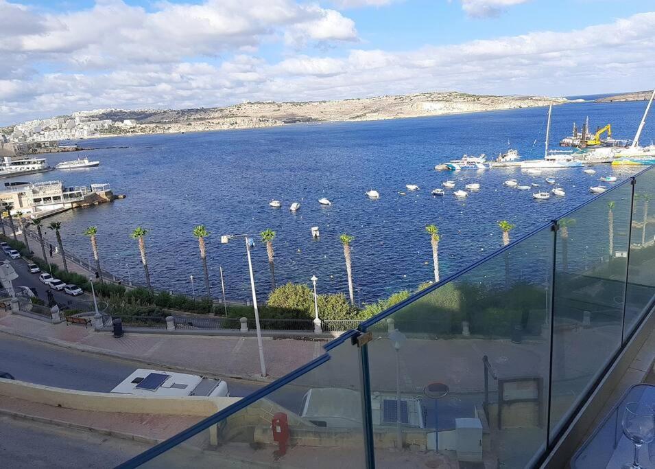 New Seafront Apartment - Spectacular Views St. Paul's Bay Exteriör bild