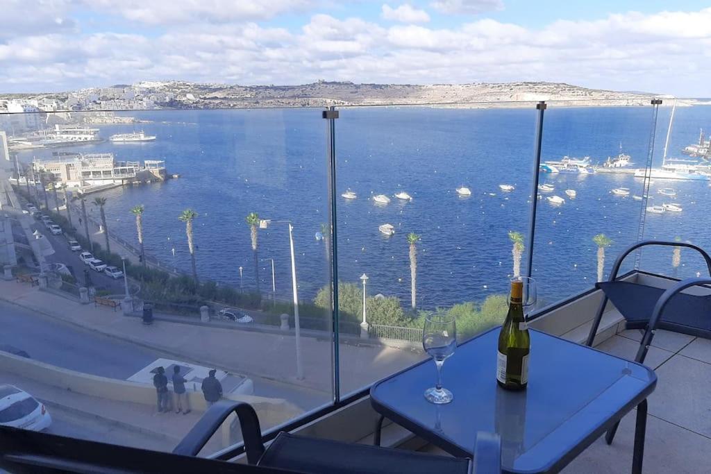 New Seafront Apartment - Spectacular Views St. Paul's Bay Exteriör bild