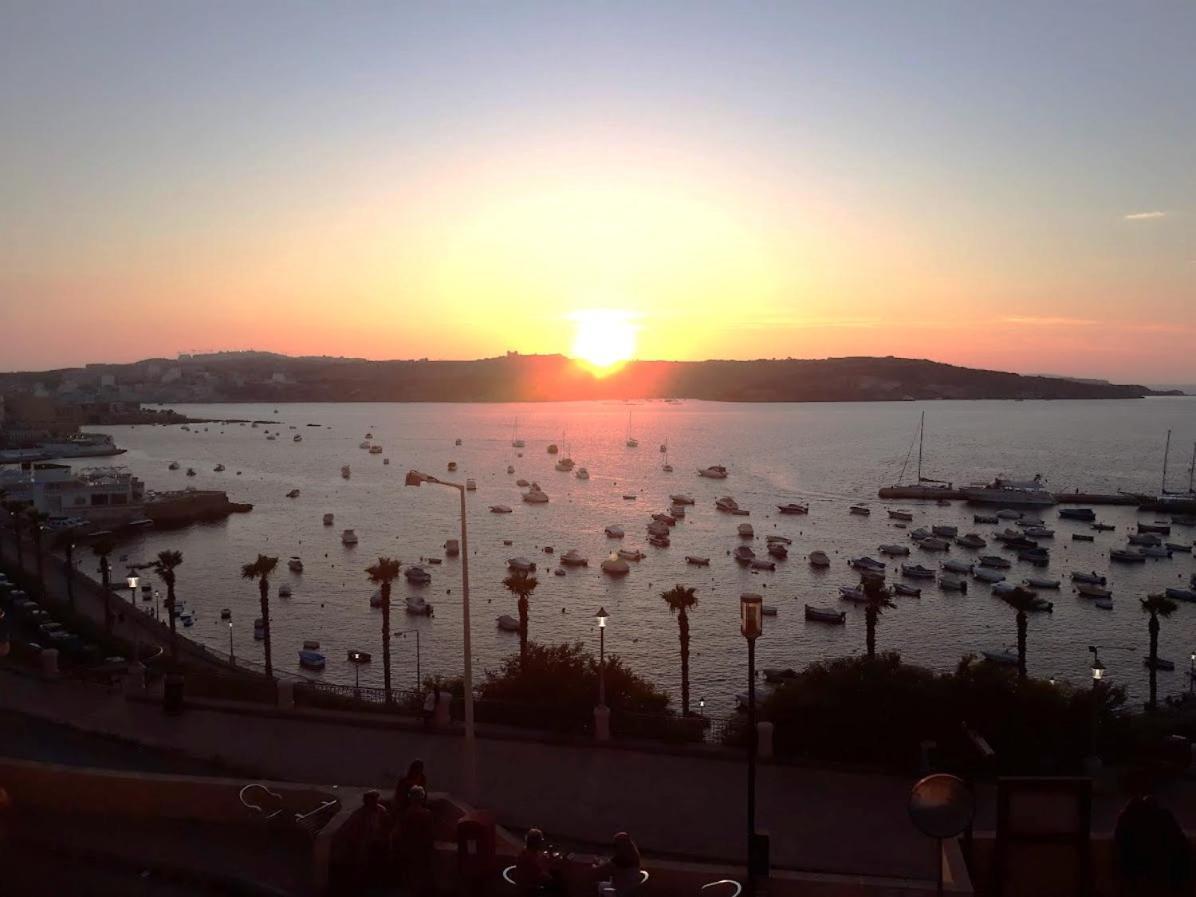 New Seafront Apartment - Spectacular Views St. Paul's Bay Exteriör bild